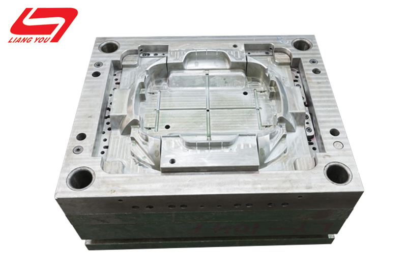 Large Rapid-Injection Mold-3