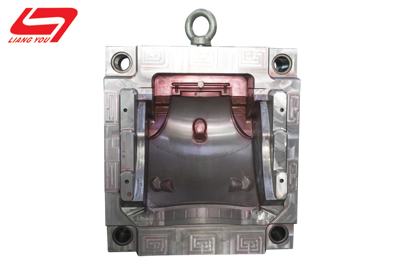 Large Rapid-Injection Mold-1
